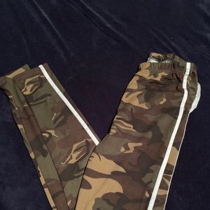 Camo striped leggings